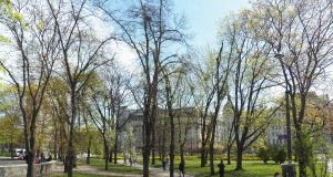 Okęcie 1933-2025: Skrajne dobowe Tmax / Tmin kwietnia